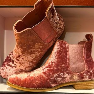 Tom Velvet boots